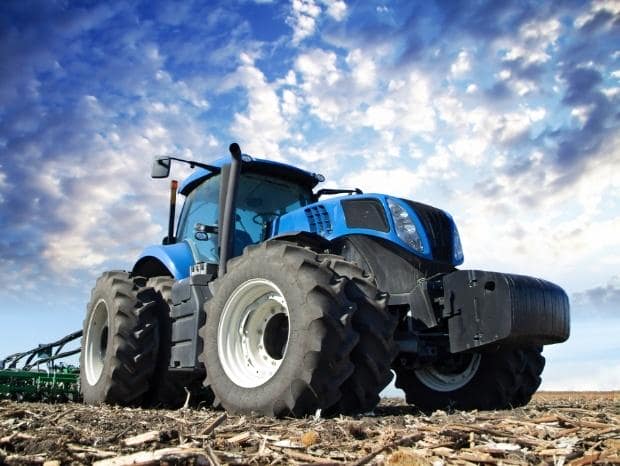 niebieski traktor